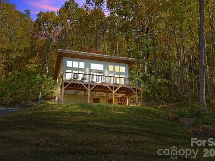 96 Old Cove Road, Black Mountain, NC 28711.  MLS# CAR4373127, YatesRealty ID 28935. 