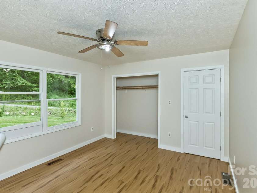 47 Fir Circle, Canton, NC 28716.  MLS# CAR4385612, YatesRealty ID 28936. Primary bedroom level 1
