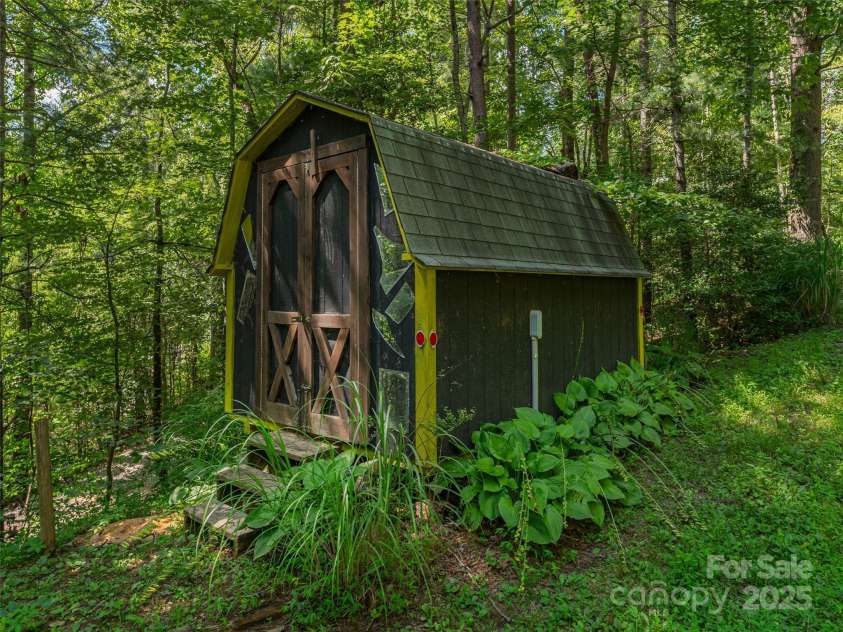 221 John Tate Drive, Fletcher, NC 28732.  MLS# CAR4285398, YatesRealty ID 28937. 