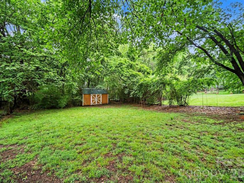 8644 Kirchenbaum Drive, Charlotte, NC 28210.  MLS# CAR4386953, YatesRealty ID 28937. 