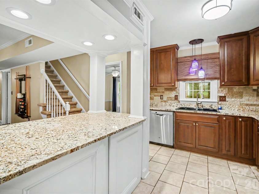 8644 Kirchenbaum Drive, Charlotte, NC 28210.  MLS# CAR4386953, YatesRealty ID 28937. Appliances Convey with Property