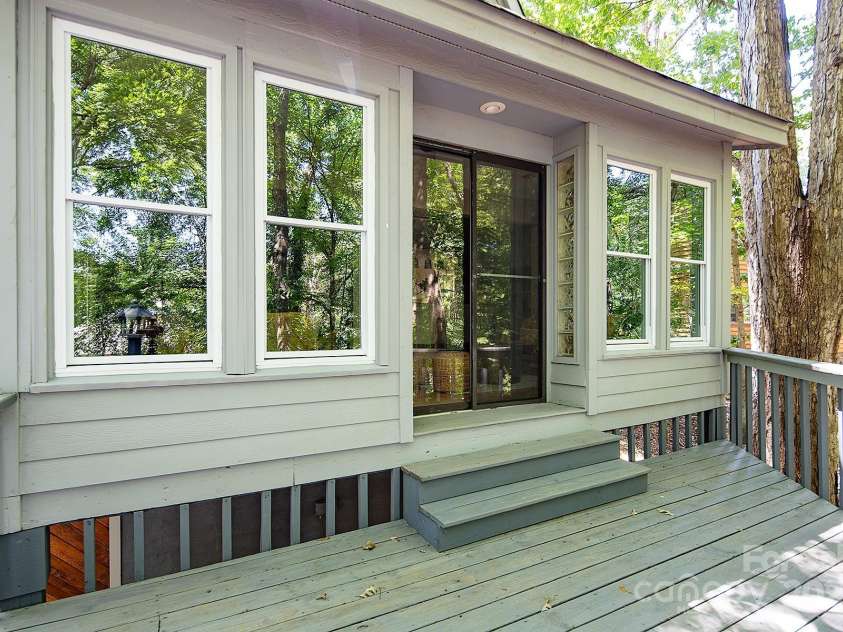 7608 Zermatt Lane, Charlotte, NC 28226.  MLS# CAR4283593, YatesRealty ID 28938. 