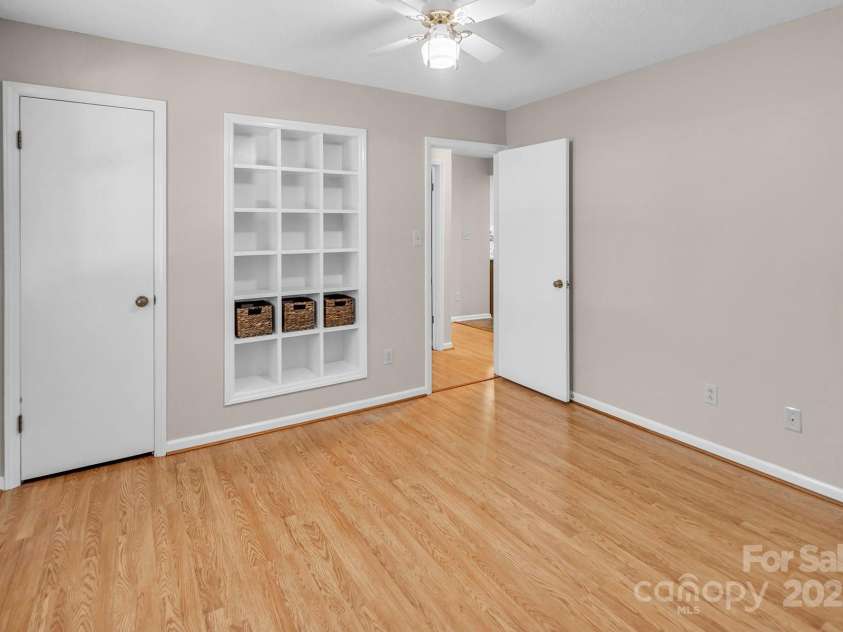 7608 Zermatt Lane, Charlotte, NC 28226.  MLS# CAR4283593, YatesRealty ID 28938. Custom cubbies are perfect for all those kids toys