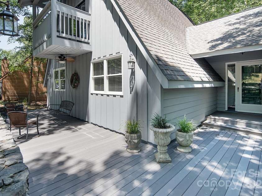 7608 Zermatt Lane, Charlotte, NC 28226.  MLS# CAR4283593, YatesRealty ID 28938. Inviting front porch