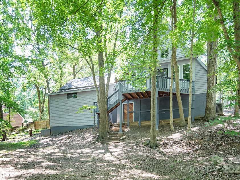 7608 Zermatt Lane, Charlotte, NC 28226.  MLS# CAR4283593, YatesRealty ID 28938. Mountain like setting all within convenient city limits