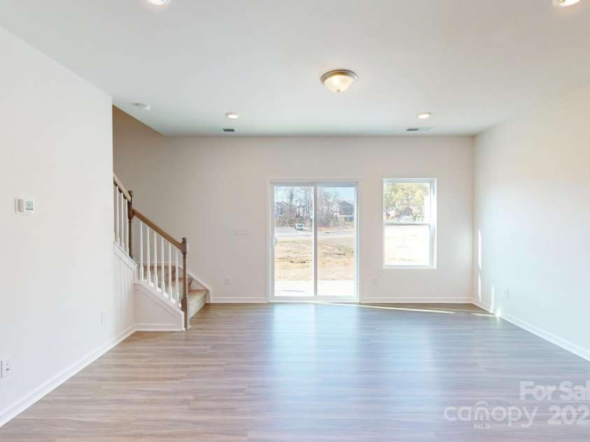4009 Lawnview Drive, Charlotte, NC 28269.  MLS# CAR4264501, YatesRealty ID 28939. Family room