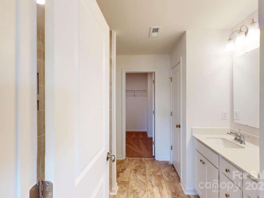 4009 Lawnview Drive, Charlotte, NC 28269.  MLS# CAR4264501, YatesRealty ID 28939. Owners bathroom