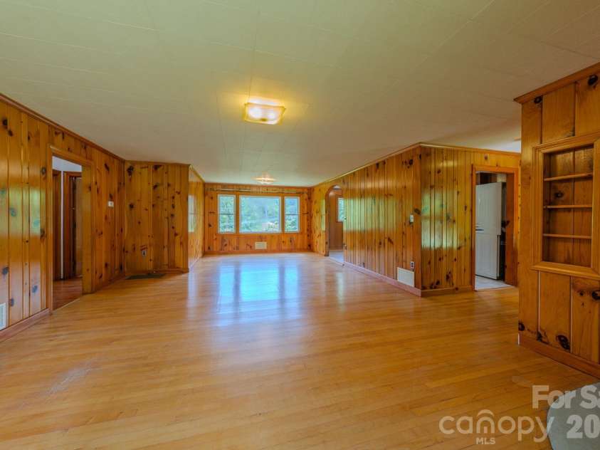 456 Lower Grassy Branch Road, Asheville, NC 28805.  MLS# CAR4387349, YatesRealty ID 28939. 