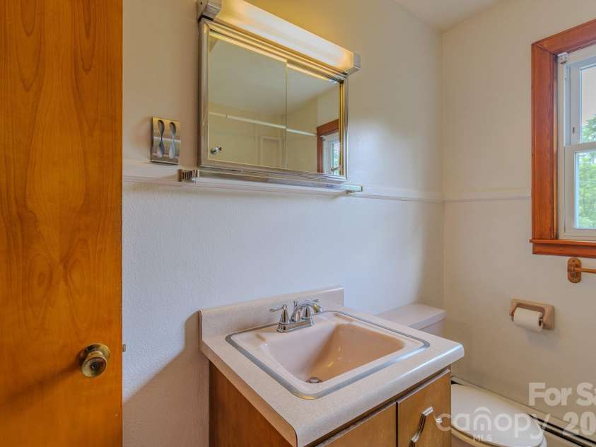 456 Lower Grassy Branch Road, Asheville, NC 28805.  MLS# CAR4387349, YatesRealty ID 28939. 