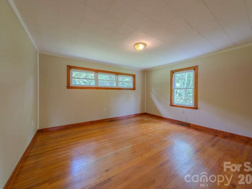 456 Lower Grassy Branch Road, Asheville, NC 28805.  MLS# CAR4387349, YatesRealty ID 28939. 