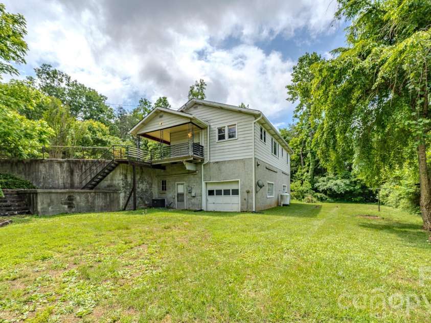 456 Lower Grassy Branch Road, Asheville, NC 28805.  MLS# CAR4387349, YatesRealty ID 28939. 