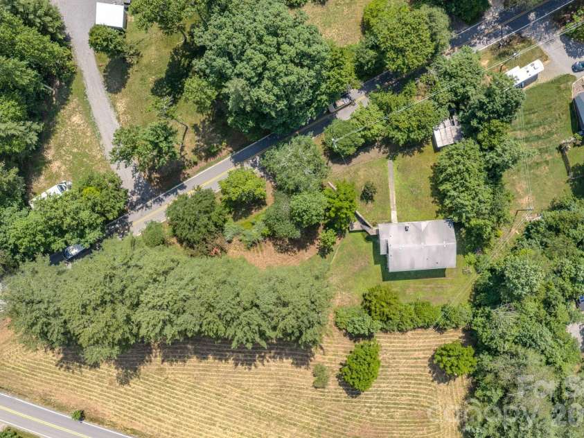 456 Lower Grassy Branch Road, Asheville, NC 28805.  MLS# CAR4387349, YatesRealty ID 28939. 