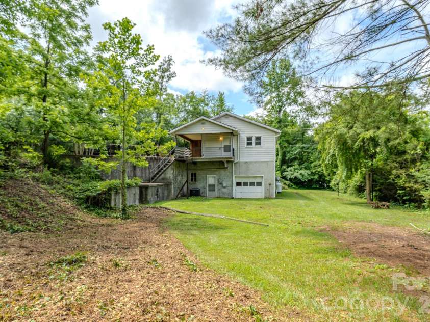 456 Lower Grassy Branch Road, Asheville, NC 28805.  MLS# CAR4387349, YatesRealty ID 28939. 