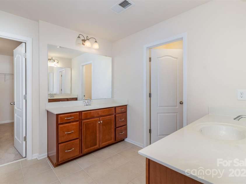 10422 Ebbets Road, Charlotte, NC 28273.  MLS# CAR4216565, YatesRealty ID 2894. 