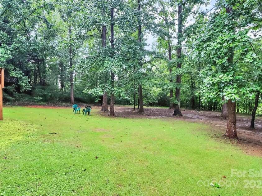 1300 Dunmore Court, Clover, SC 29710.  MLS# CAR4295252, YatesRealty ID 2894. Back Yard space