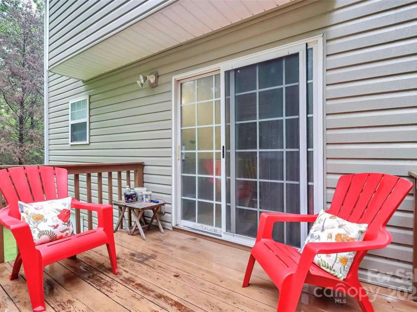 1300 Dunmore Court, Clover, SC 29710.  MLS# CAR4295252, YatesRealty ID 2894. Deck