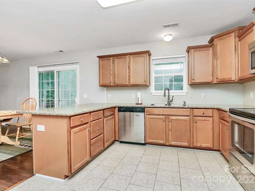 1300 Dunmore Court, Clover, SC 29710.  MLS# CAR4295252, YatesRealty ID 2894. Kitchen