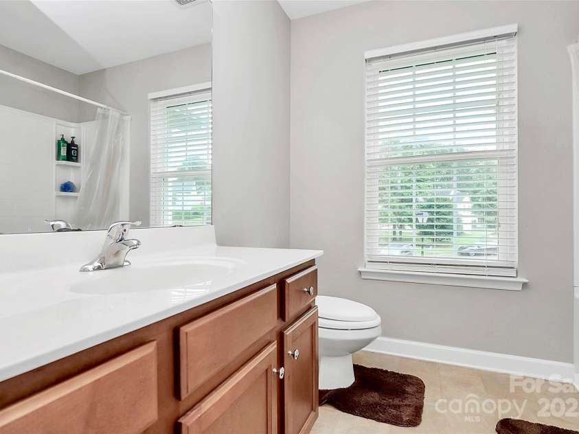 1300 Dunmore Court, Clover, SC 29710.  MLS# CAR4295252, YatesRealty ID 2894. Upstairs Full Bath