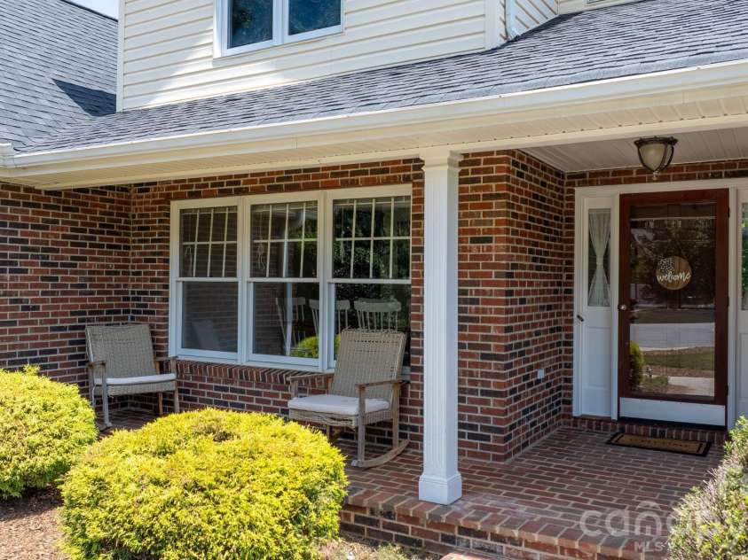 610 40th Avenue Lane, Hickory, NC 28601.  MLS# CAR4385416, YatesRealty ID 28941. 