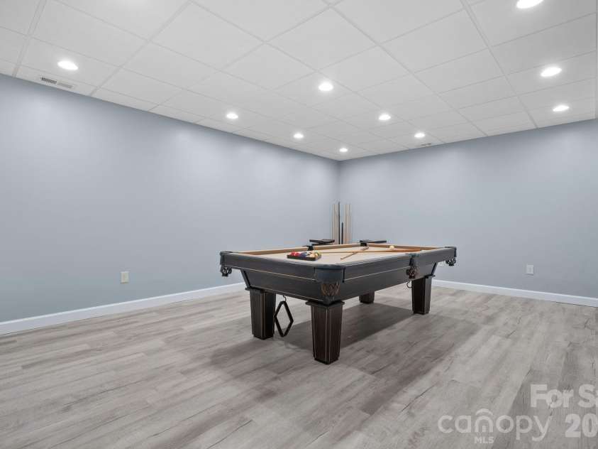 610 40th Avenue Lane, Hickory, NC 28601.  MLS# CAR4385416, YatesRealty ID 28941. 