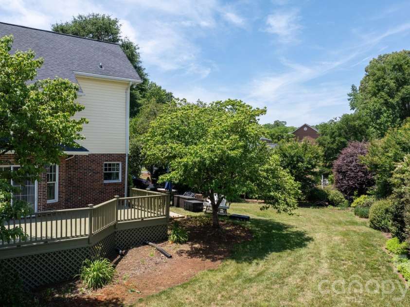 610 40th Avenue Lane, Hickory, NC 28601.  MLS# CAR4385416, YatesRealty ID 28941. 