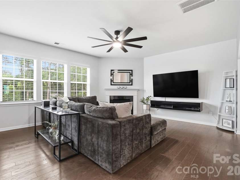 16009 Duval Drive, Charlotte, NC 28273.  MLS# CAR4387647, YatesRealty ID 28943. 
