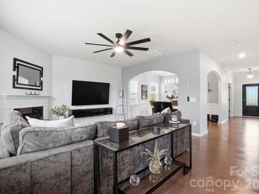 16009 Duval Drive, Charlotte, NC 28273.  MLS# CAR4387647, YatesRealty ID 28943. 