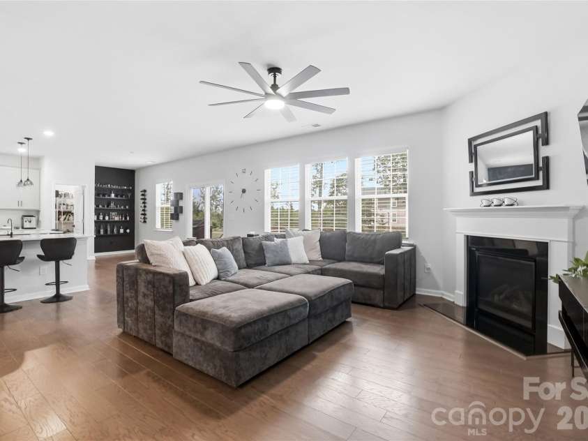 16009 Duval Drive, Charlotte, NC 28273.  MLS# CAR4387647, YatesRealty ID 28943. 