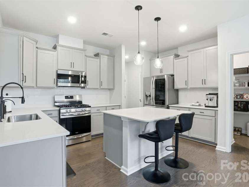 16009 Duval Drive, Charlotte, NC 28273.  MLS# CAR4387647, YatesRealty ID 28943. 