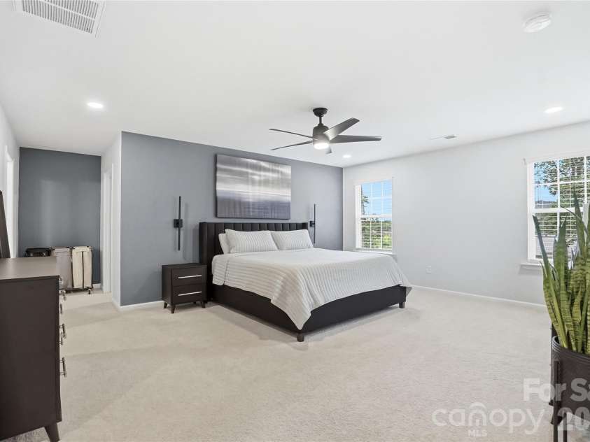 16009 Duval Drive, Charlotte, NC 28273.  MLS# CAR4387647, YatesRealty ID 28943. Primary Suite