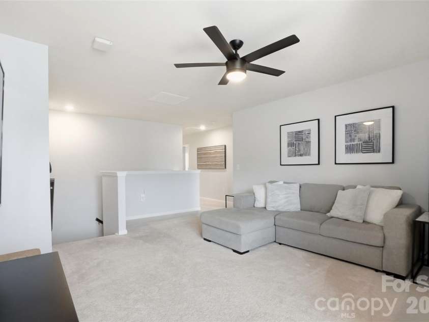 16009 Duval Drive, Charlotte, NC 28273.  MLS# CAR4387647, YatesRealty ID 28943. Upstairs Loft
