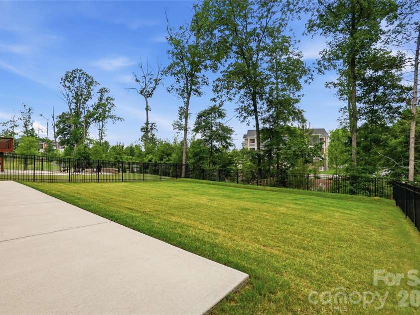 16009 Duval Drive, Charlotte, NC 28273.  MLS# CAR4387647, YatesRealty ID 28943. Well-maintained lawn