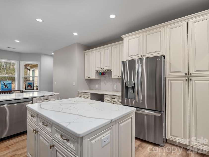 1230 Terrys Gap Road, Hendersonville, NC 28792.  MLS# CAR4342628, YatesRealty ID 28944. 