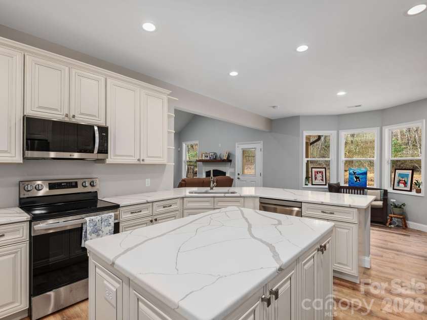 1230 Terrys Gap Road, Hendersonville, NC 28792.  MLS# CAR4342628, YatesRealty ID 28944. 