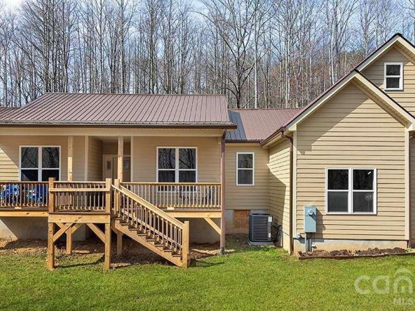 1230 Terrys Gap Road, Hendersonville, NC 28792.  MLS# CAR4342628, YatesRealty ID 28944. 