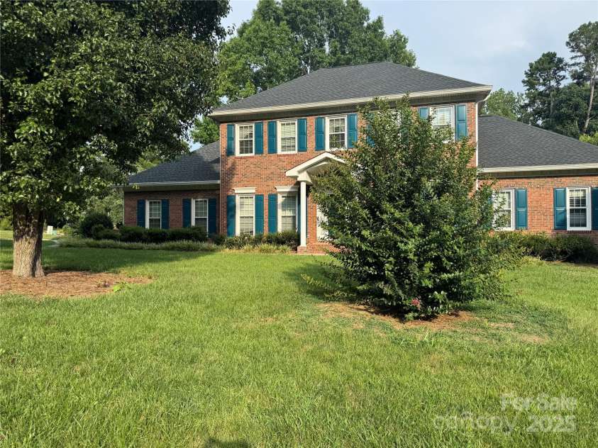 2085 Cavendale Drive, Rock Hill, SC 29732.  MLS# CAR4279302, YatesRealty ID 28945. 