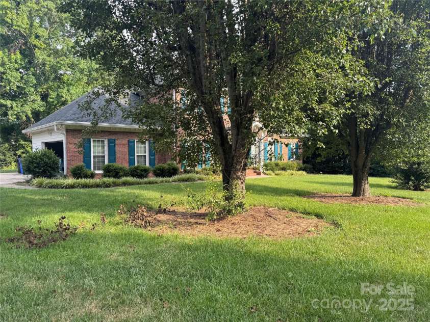 2085 Cavendale Drive, Rock Hill, SC 29732.  MLS# CAR4279302, YatesRealty ID 28945. 