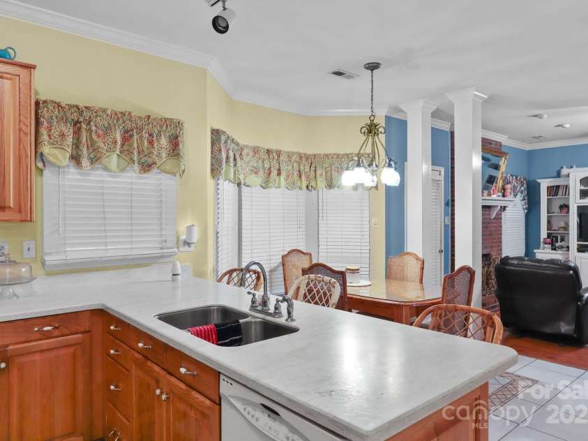 2085 Cavendale Drive, Rock Hill, SC 29732.  MLS# CAR4279302, YatesRealty ID 28945. 