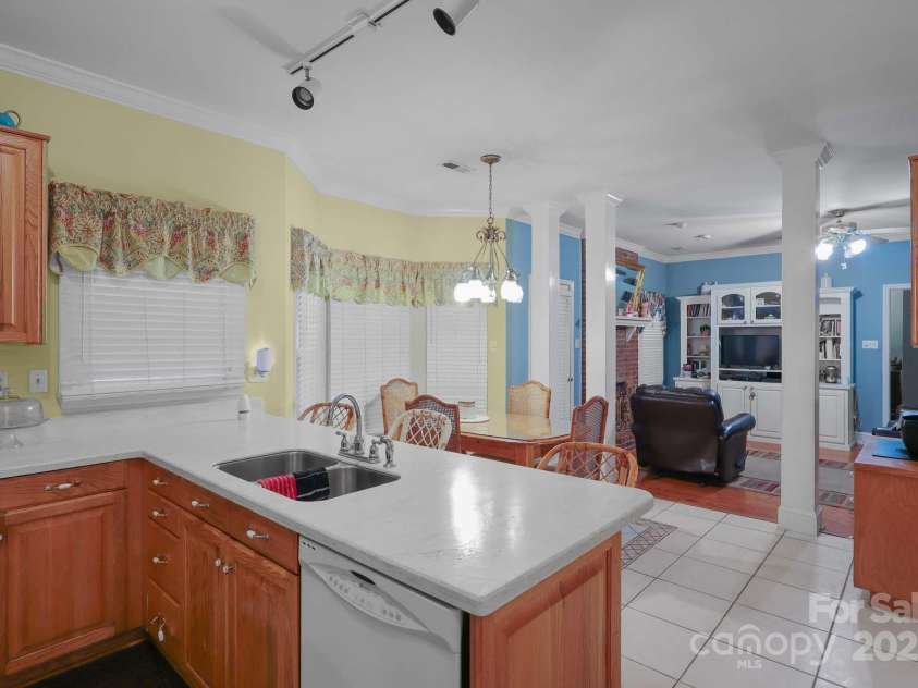 2085 Cavendale Drive, Rock Hill, SC 29732.  MLS# CAR4279302, YatesRealty ID 28945. 