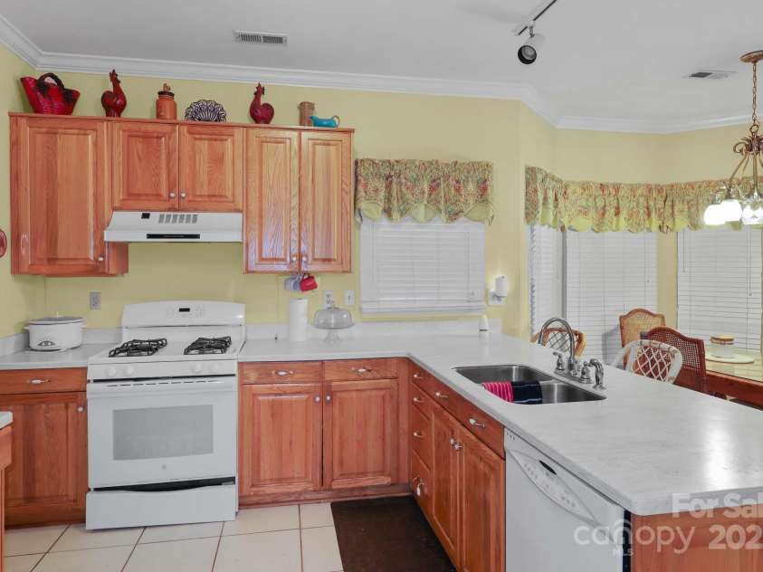 2085 Cavendale Drive, Rock Hill, SC 29732.  MLS# CAR4279302, YatesRealty ID 28945. 