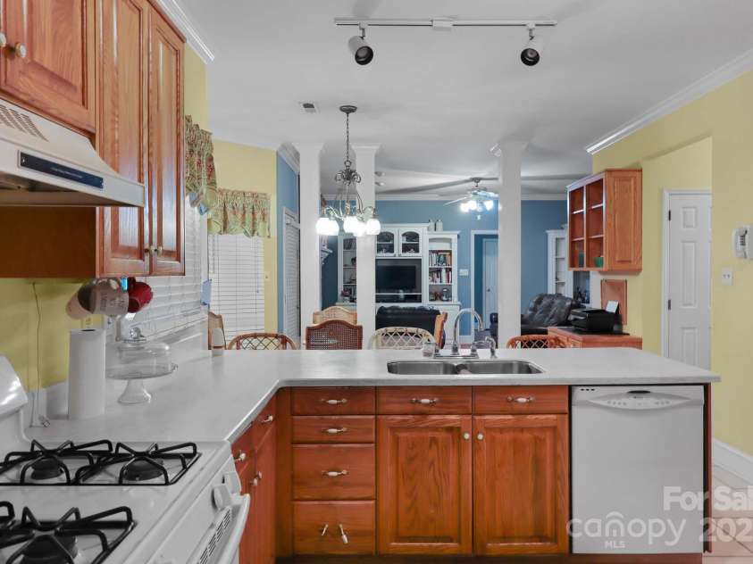 2085 Cavendale Drive, Rock Hill, SC 29732.  MLS# CAR4279302, YatesRealty ID 28945. 