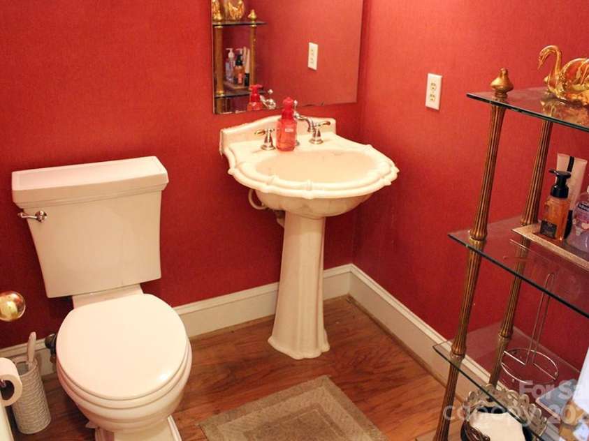 2085 Cavendale Drive, Rock Hill, SC 29732.  MLS# CAR4279302, YatesRealty ID 28945. Downstairs powder room