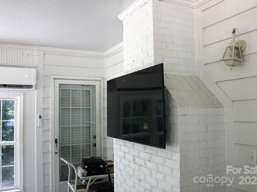 2085 Cavendale Drive, Rock Hill, SC 29732.  MLS# CAR4279302, YatesRealty ID 28945. Enclosed porch