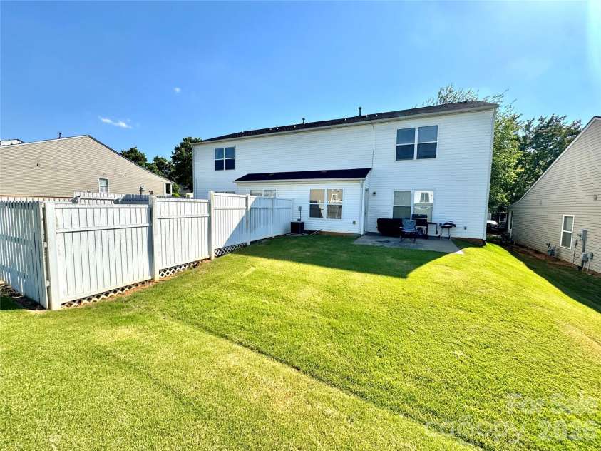 6342 Ziegler Lane, Charlotte, NC 28269.  MLS# CAR4385027, YatesRealty ID 28947. 