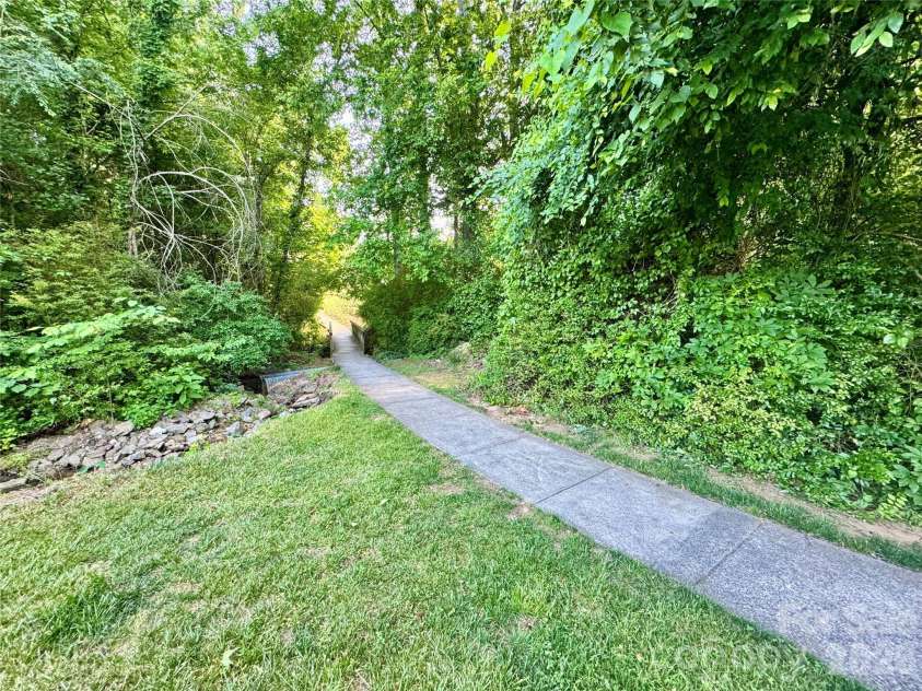 6342 Ziegler Lane, Charlotte, NC 28269.  MLS# CAR4385027, YatesRealty ID 28947. 