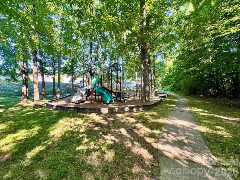 6342 Ziegler Lane, Charlotte, NC 28269.  MLS# CAR4385027, YatesRealty ID 28947. 