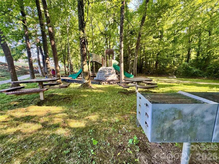 6342 Ziegler Lane, Charlotte, NC 28269.  MLS# CAR4385027, YatesRealty ID 28947. 