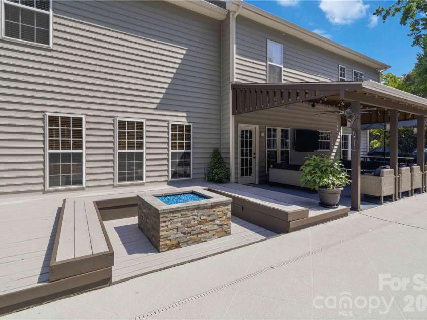 544 Saint George Road, Fort Mill, SC 29708.  MLS# CAR4384455, YatesRealty ID 28949. 
