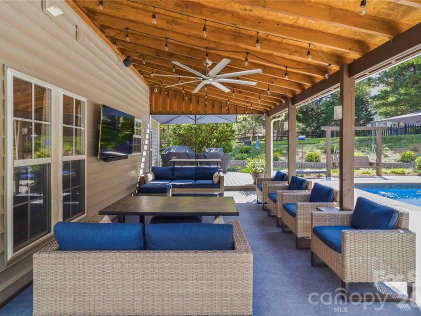 544 Saint George Road, Fort Mill, SC 29708.  MLS# CAR4384455, YatesRealty ID 28949. 