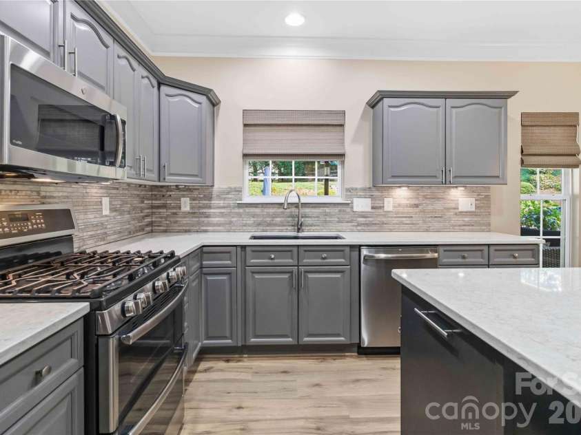 544 Saint George Road, Fort Mill, SC 29708.  MLS# CAR4384455, YatesRealty ID 28949. 